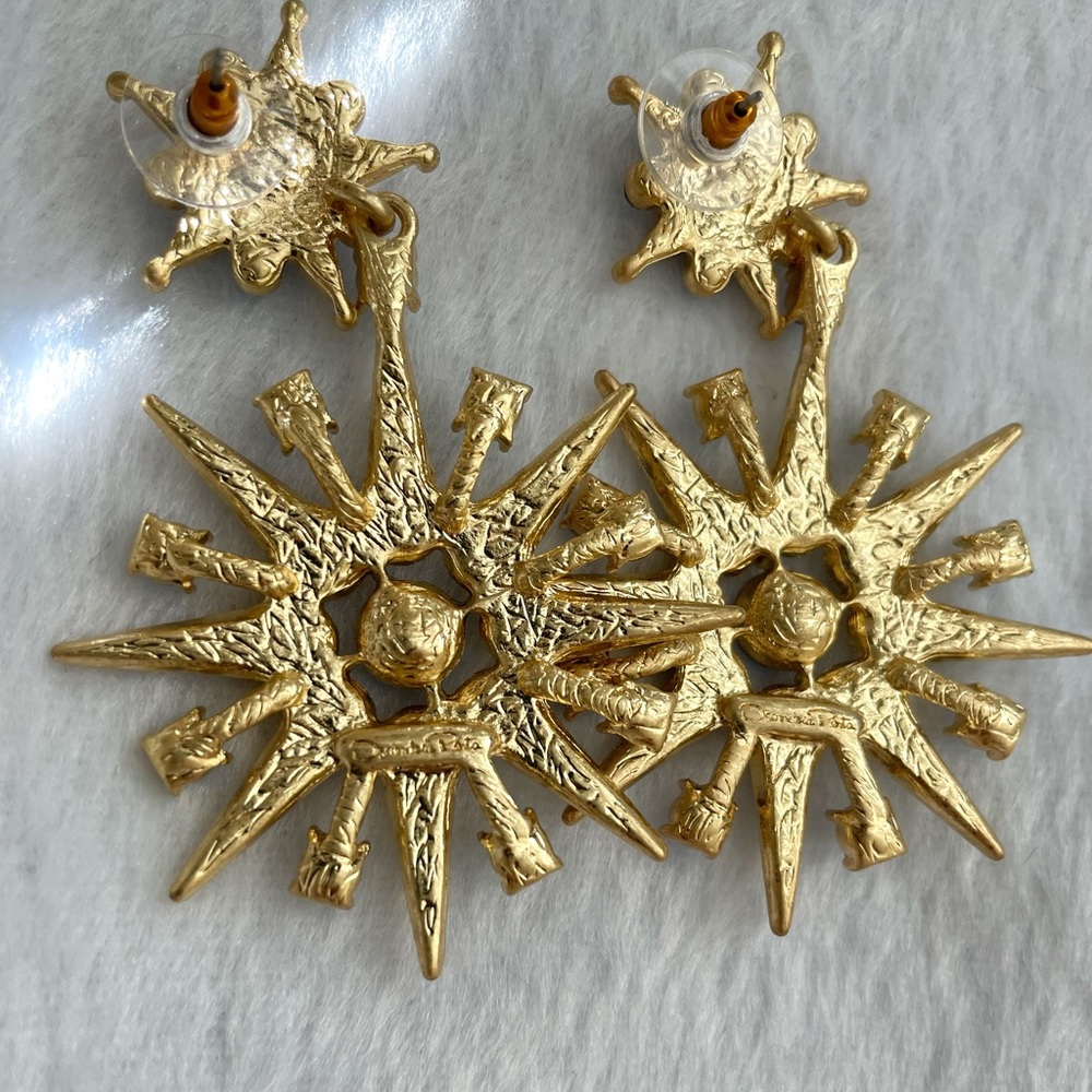 HOST PICK 😍🎉 Oscar de la Renta Star Burst Earrings - Picture 6 of 7